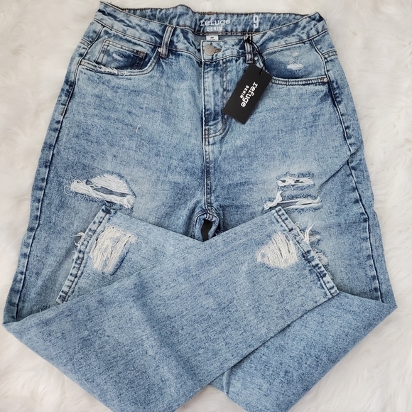 New! Refuge Denim Mom Relax High Rise Distressed Ripped Jeans. Size 9. - Picture 4 of 10